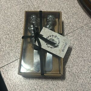 Mortar & Bone Halloween‎ Skulls Spreaders NIB